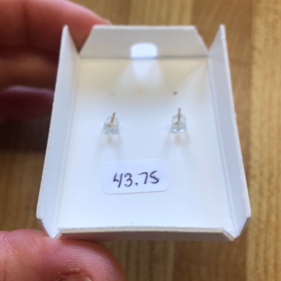 10kt Gold & Zirconium droplet earrings - Picture 6 of 6